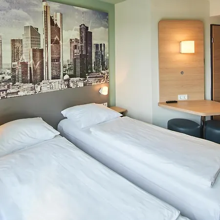 Frankfurt-west Hotel 3*