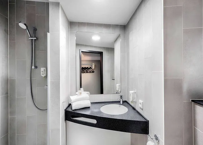 Frankfurt-west Отель