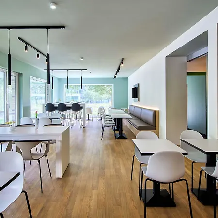 Hotel Frankfurt-west 3*